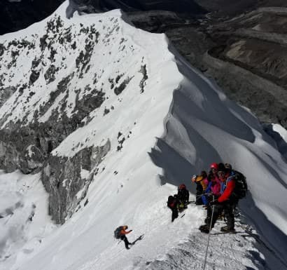 Lobuche East and Island peak